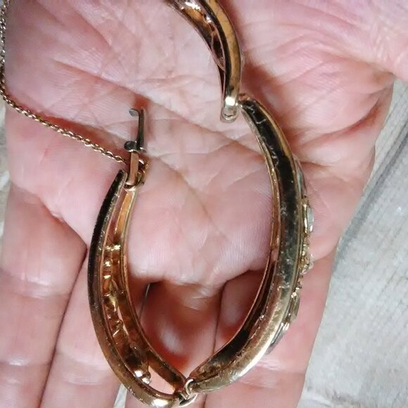 Trifari bracelet - rhinestone & gold tone - pat pend - chain intact - Picture 10 of 16